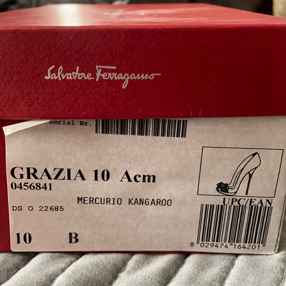 Ferragamo.Size 10.Smoke free home.In original box.